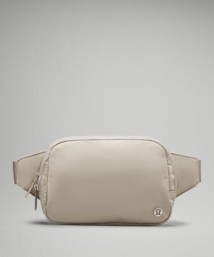 Borse Crossbody Bag Lululemon Everywhere Large 2L Beige Bianche | IT_LuLu76910