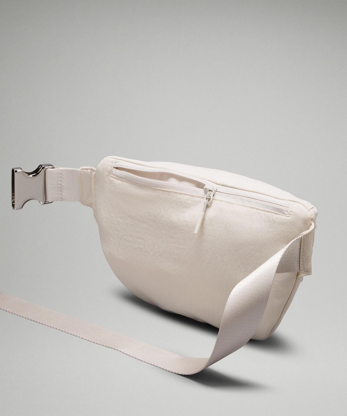 Borse Crossbody Bag Lululemon City Adventurer 2.5L Bianche | IT_LuLu23319