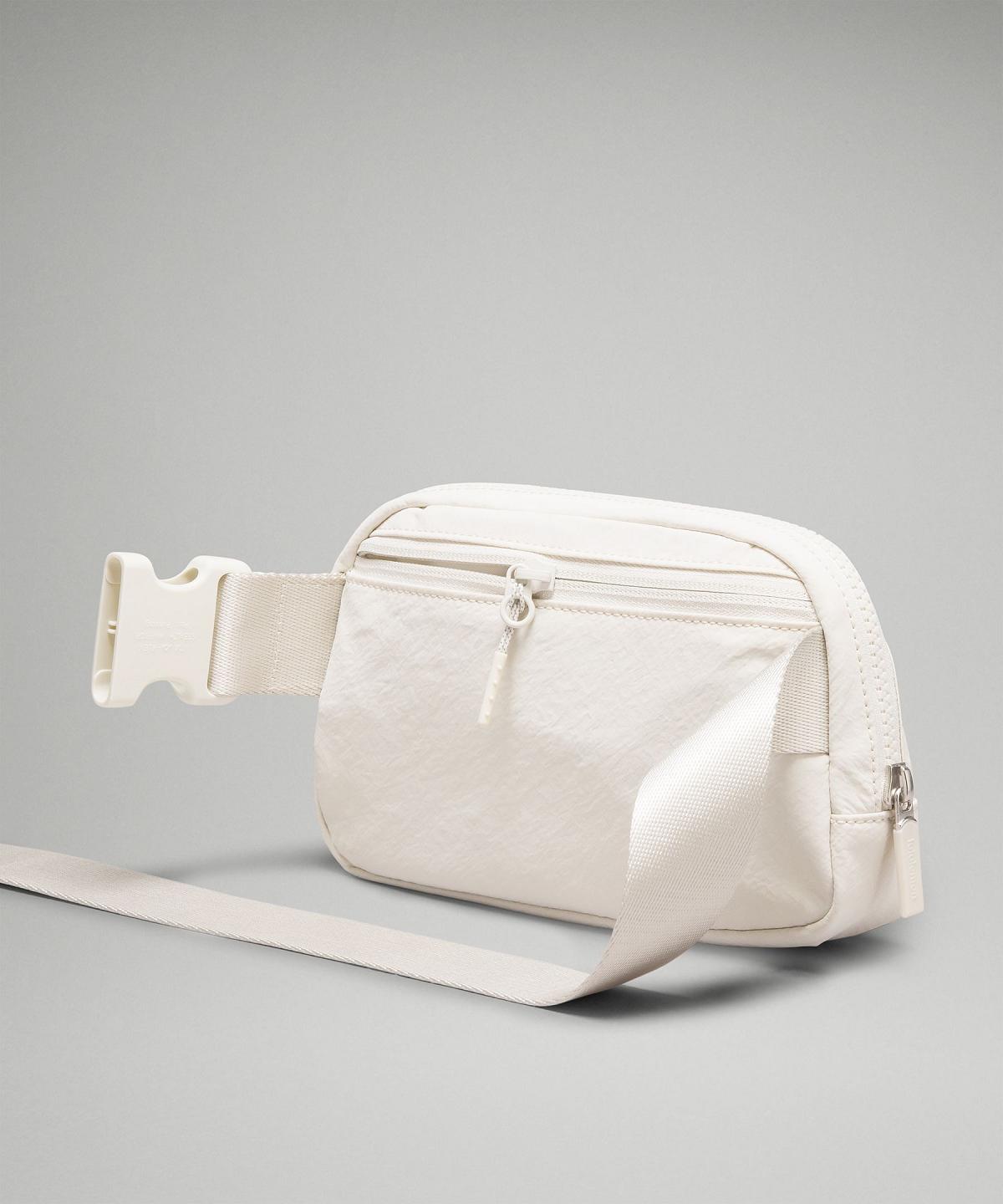 Borse Crossbody Bag Lululemon Everywhere 1L Bianche Verdi | IT_LuLu81217