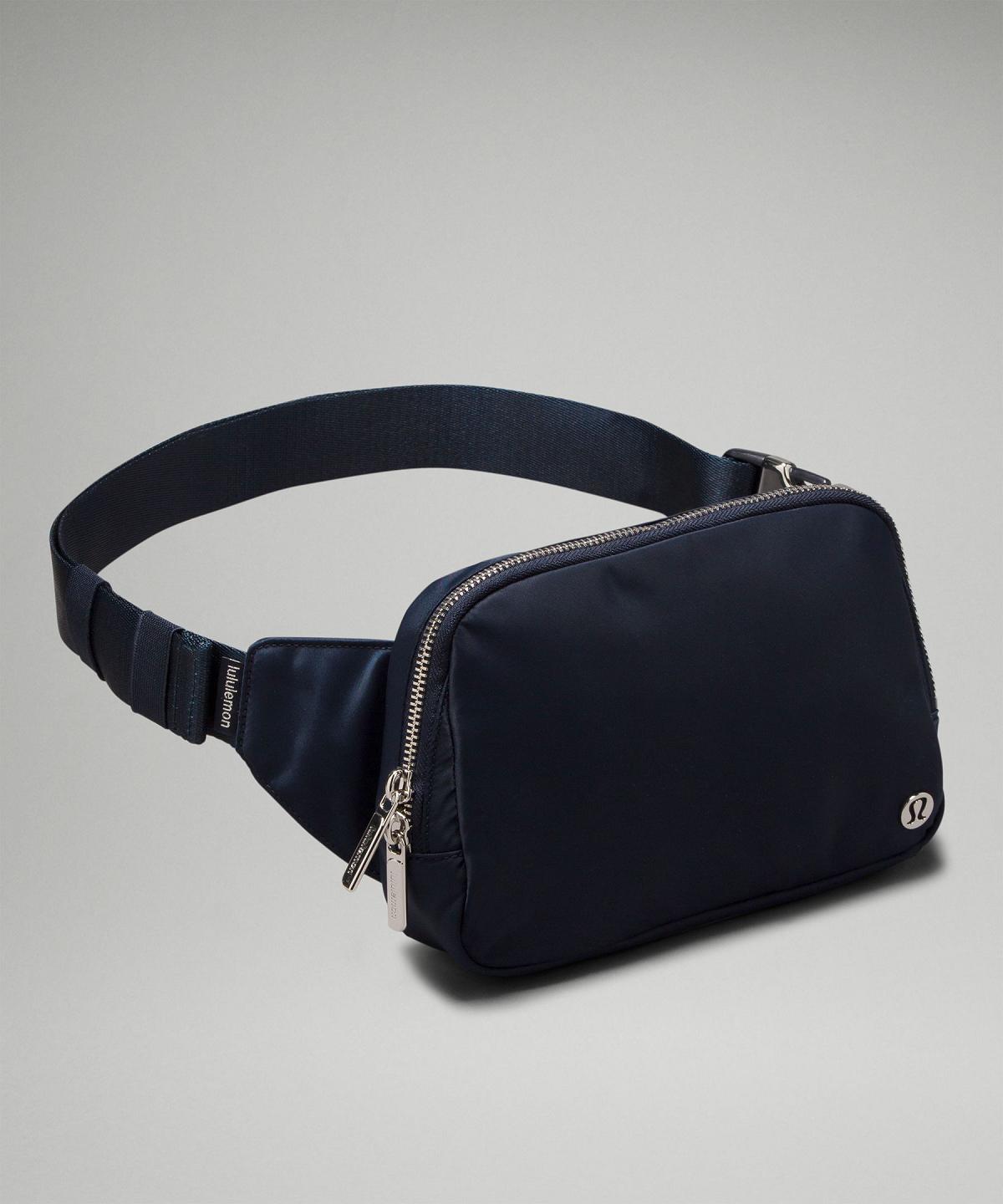 Borse Crossbody Bag Lululemon Everywhere Large 2L Blu Marino | IT_LuLu84079