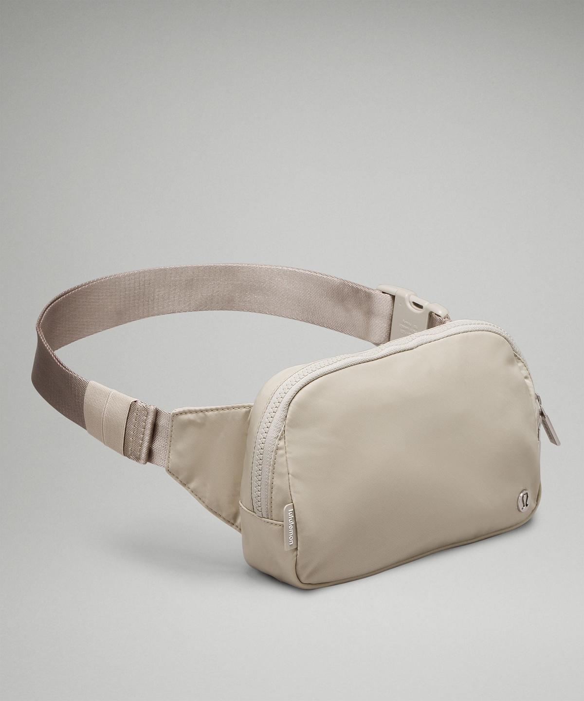 Borse Crossbody Bag Lululemon Everywhere Large 2L Beige Bianche | IT_LuLu76910