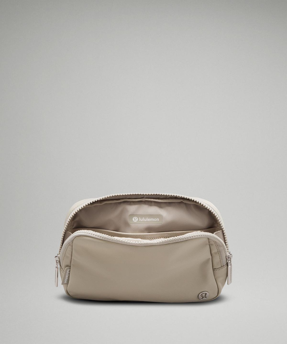 Borse Crossbody Bag Lululemon Everywhere Large 2L Beige Bianche | IT_LuLu76910