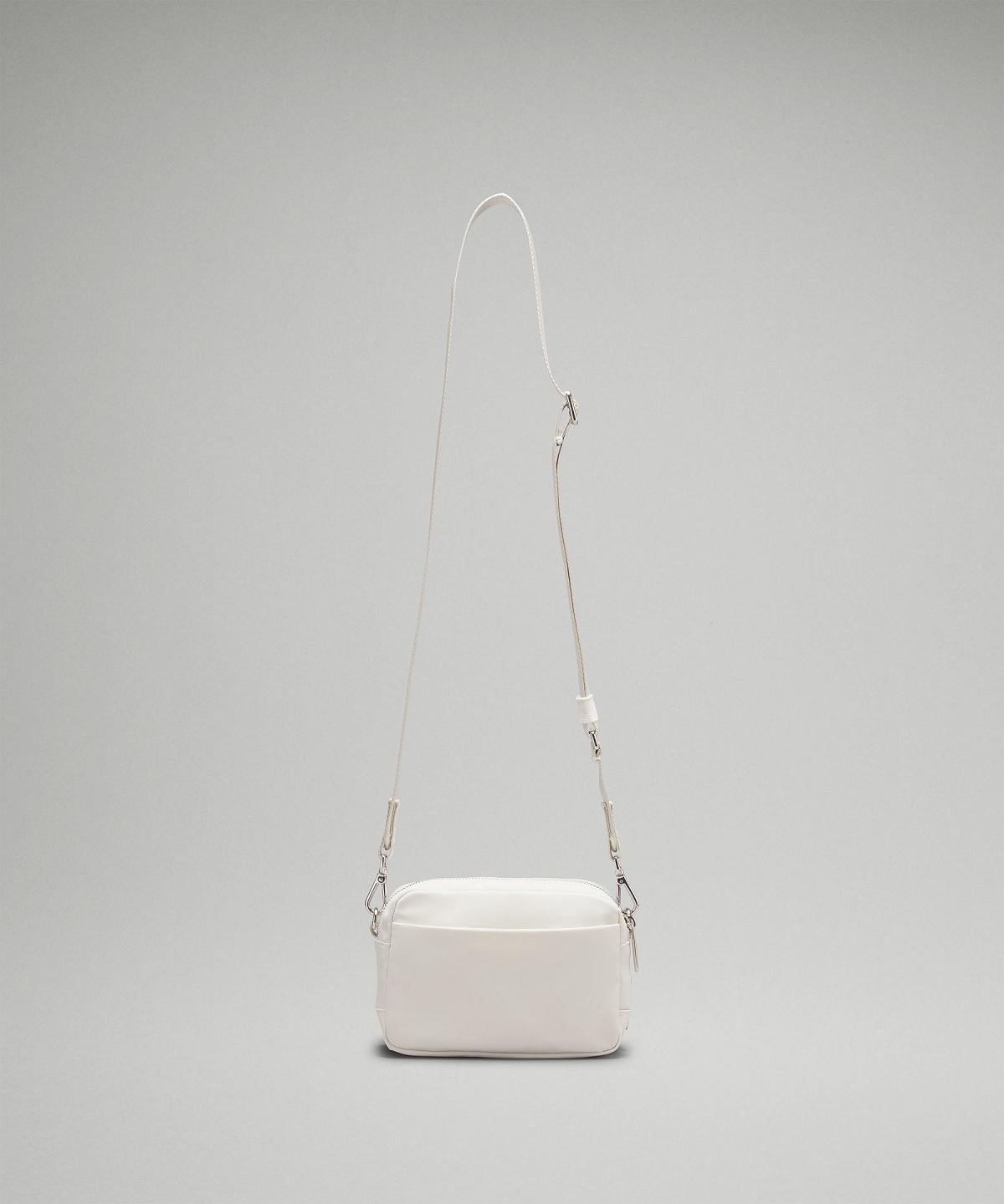 Borse Crossbody Bag Lululemon Everywhere 2L Bianche | IT_LuLu18547