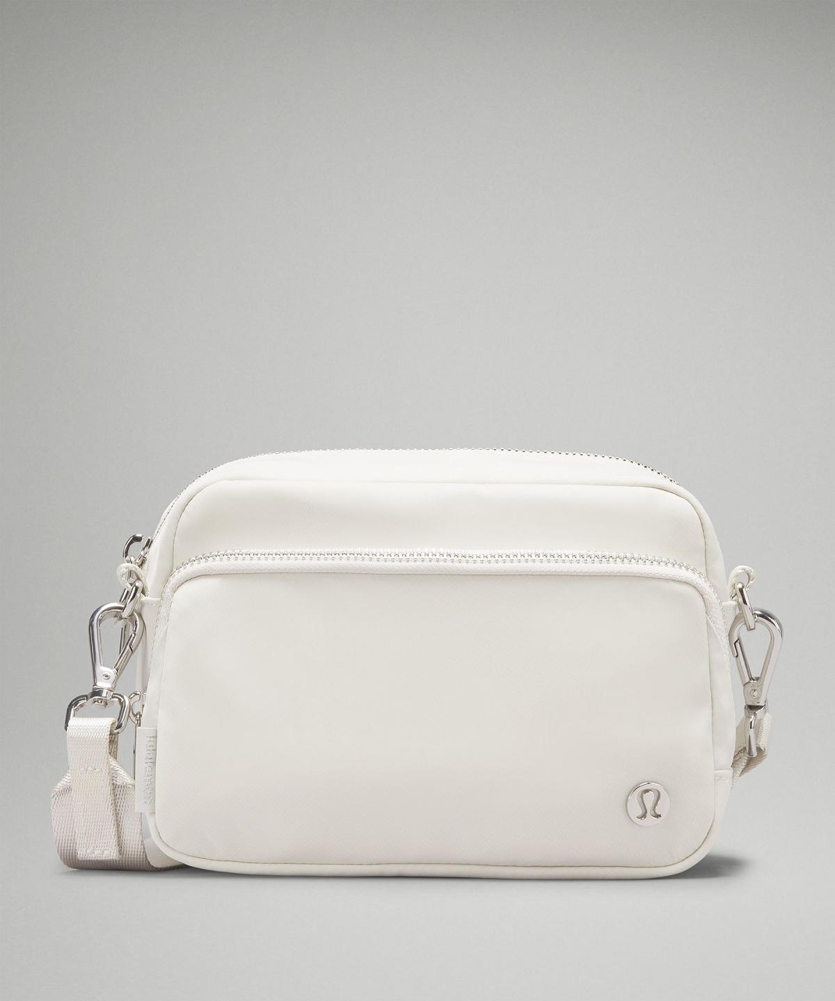 Borse Crossbody Bag Lululemon Everywhere 2L Bianche | IT_LuLu18547