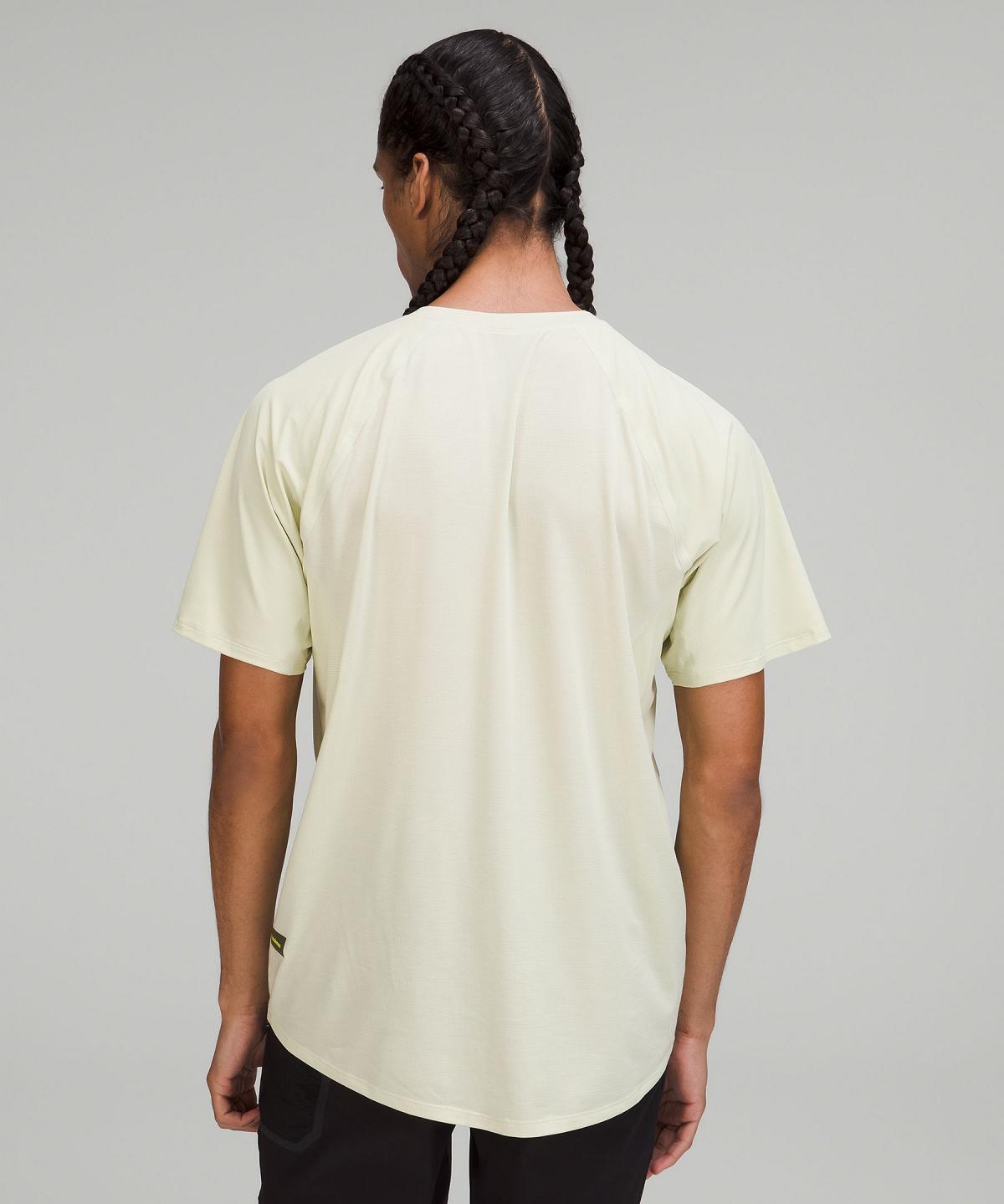 Camicie Uomo Lululemon Ventilated Hiking Short-Sleeve Khaki | IT_LuLu88186