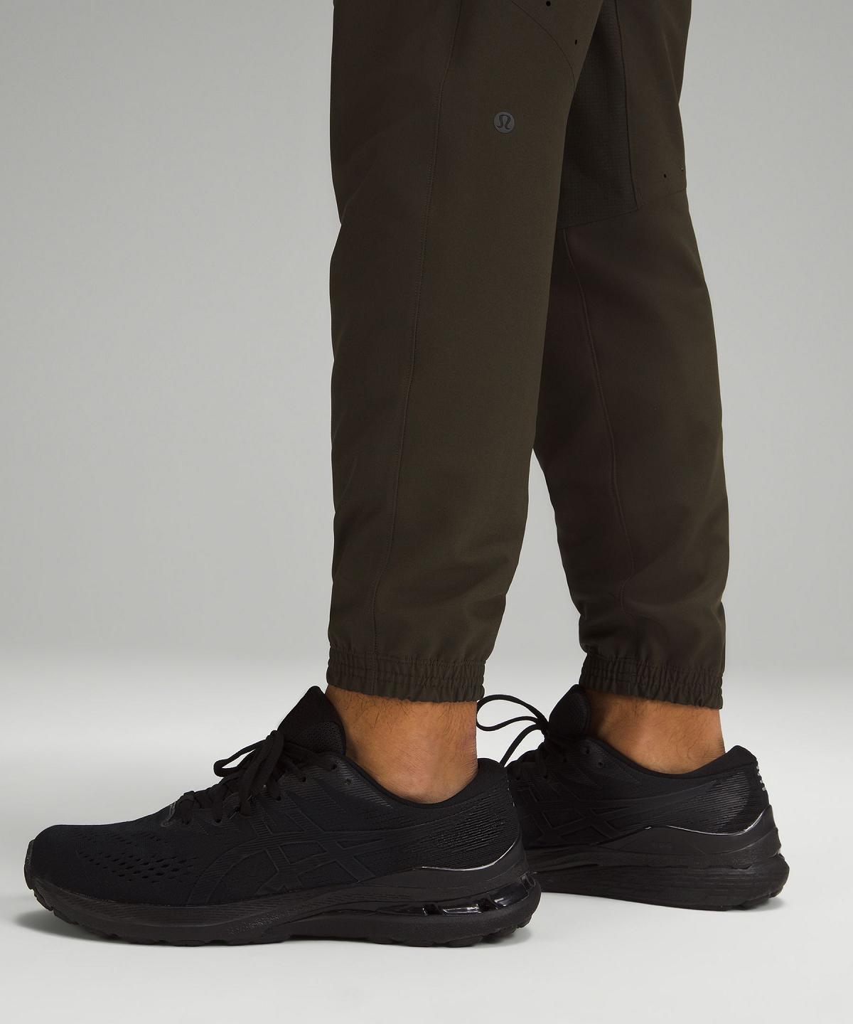 Pantaloni Jogger Uomo Lululemon License to Train Verde Oliva Scuro | IT_LuLu91871